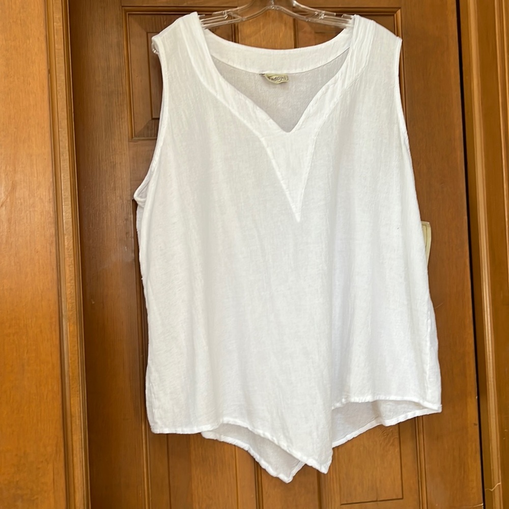 NWT White Cottonways sleeveless top